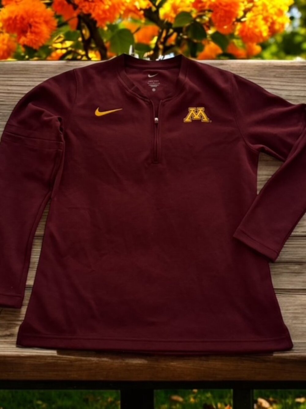 Nike Minnesota GOPHERS Women's M Dri Fit Shirt